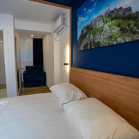 Sela Hotel 3*