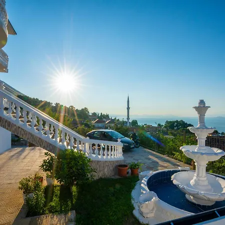 Sela Hotel 3*