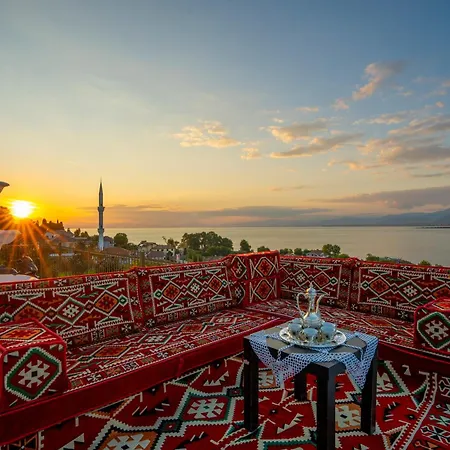 Sela Hotel 3*